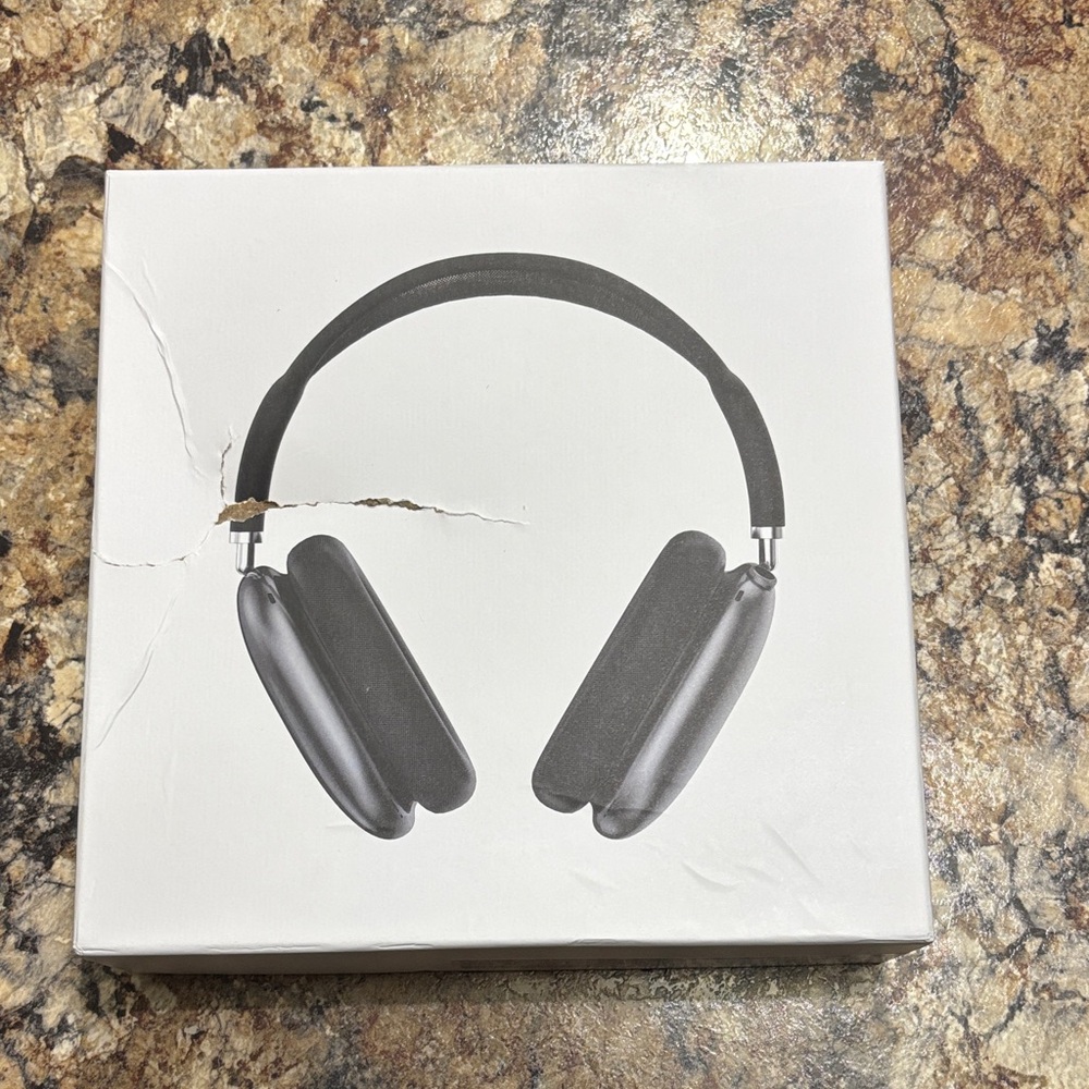 Apple AirPods Max-Black (Brand new) (with box)